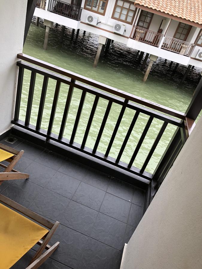 Private Water Chalet Port Dickson Exteriör bild