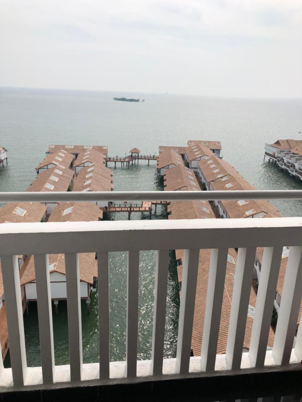 Private Water Chalet Port Dickson Exteriör bild