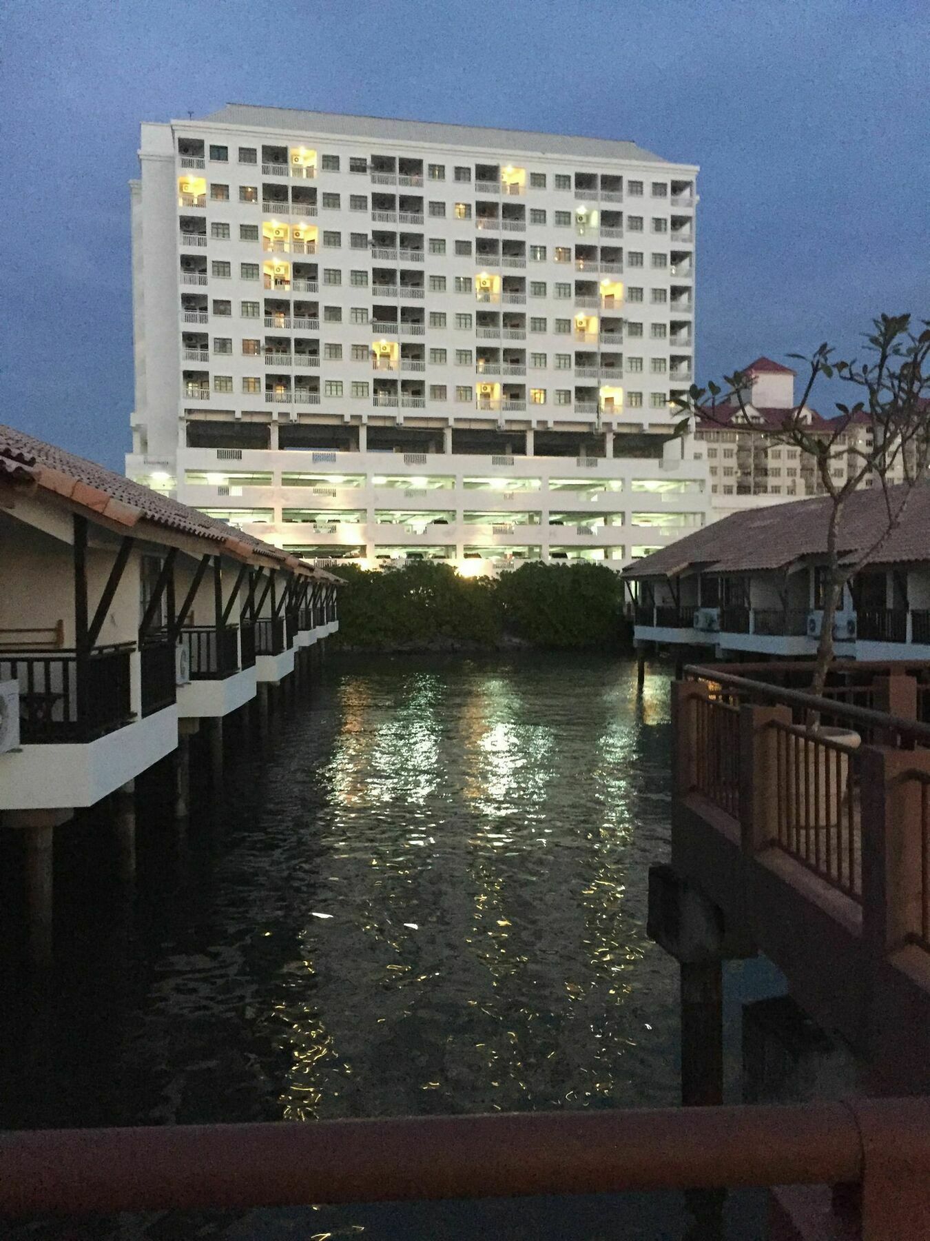 Private Water Chalet Port Dickson Exteriör bild